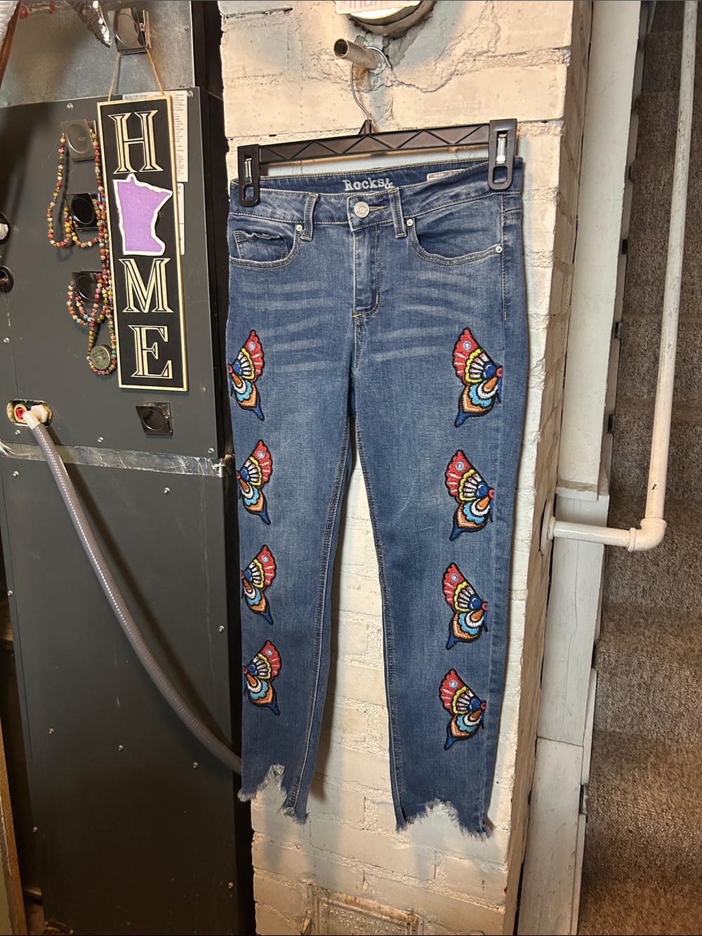 Rocks & Indigo Women’s Size 8/28 Embroidered, Slim, Shark Bite Ankle Jeans